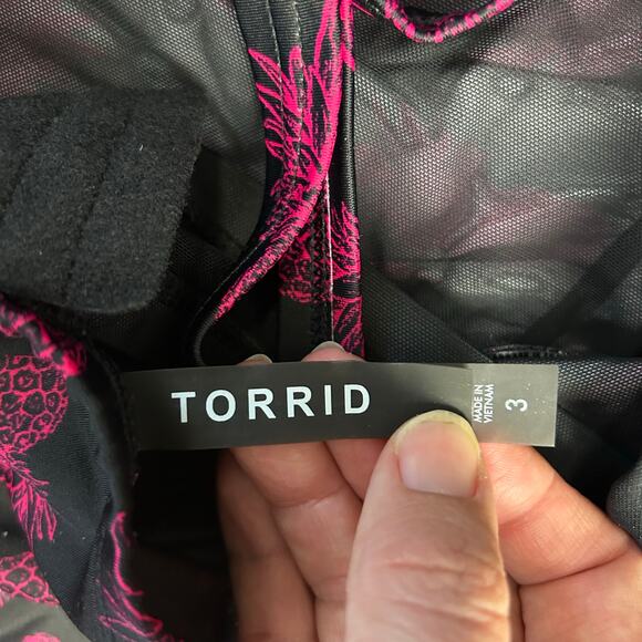 Torrid Black Pink Pineapple Tankini Top Size 3X Ruched Underwire - Picture 4 of 10